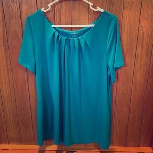 Green short sleeve top
